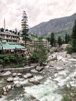 river in town of Manali